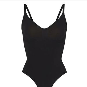 Skims Sculpting Thong Bodysuit